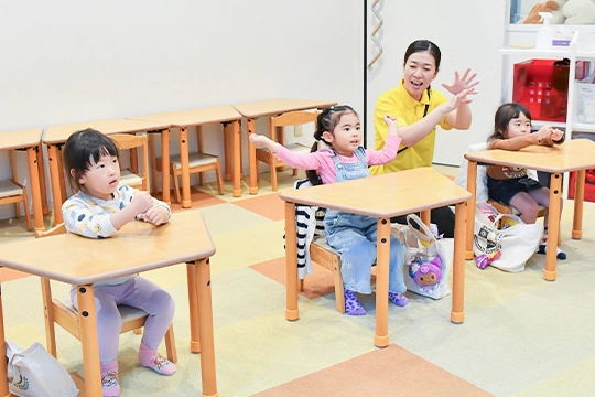 早期外国語教育理論に基づいた実践型カリキュラムのイメージ