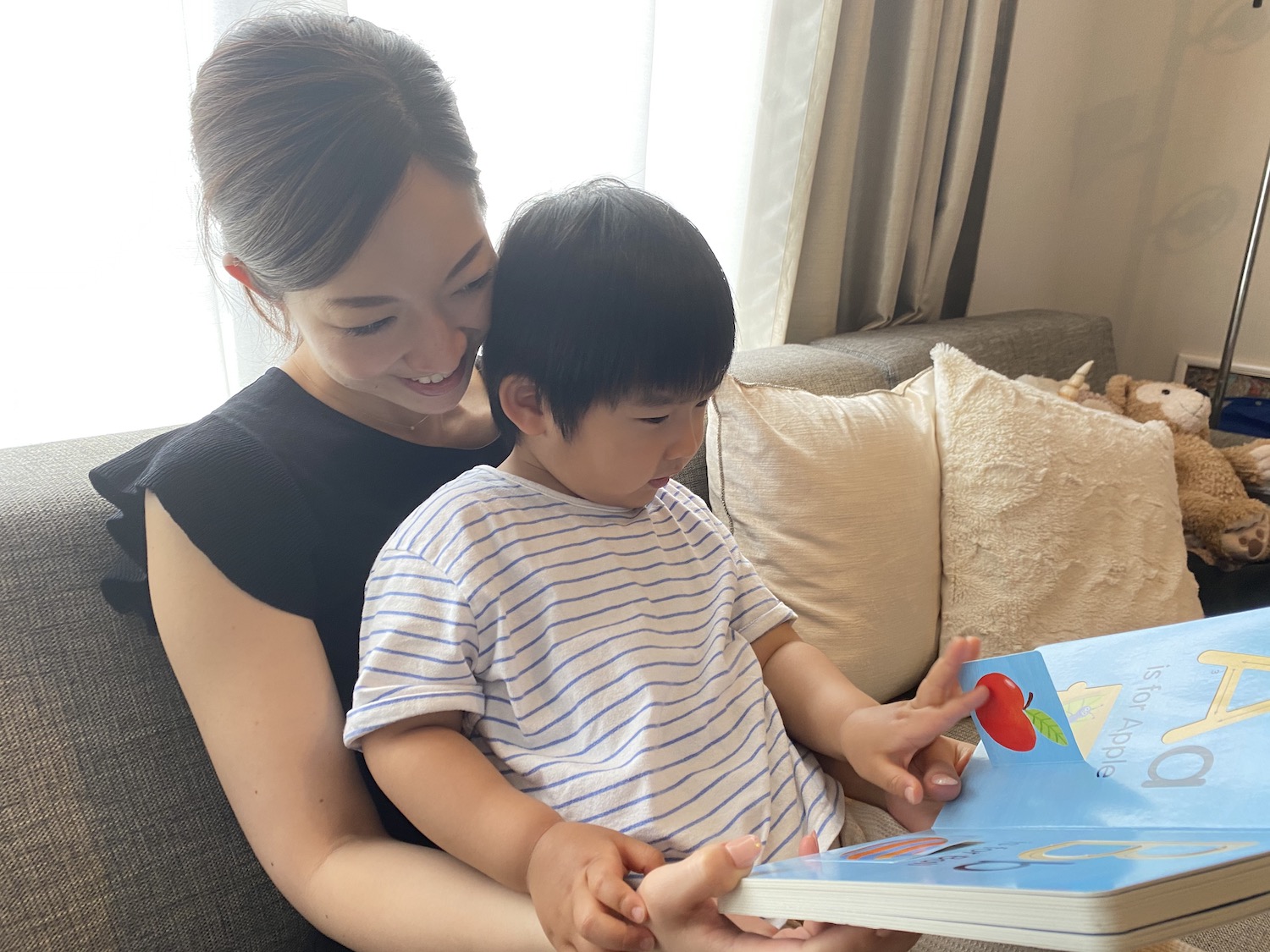 家での読み聞かせ、英語絵本はどうやって選ぶ？3つのポイントを解説のイメージ