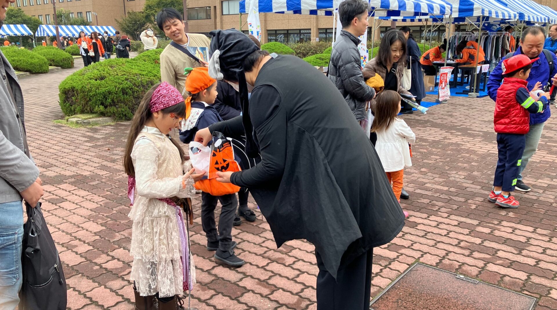 FUN WITH HALLOWEEN!|神田外語大学の学園祭へ出店のお知らせのイメージ